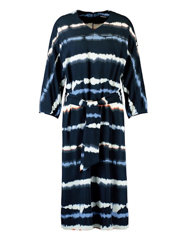 Produktbild zu Kleid mit Batik-Druck von TAIFUN
